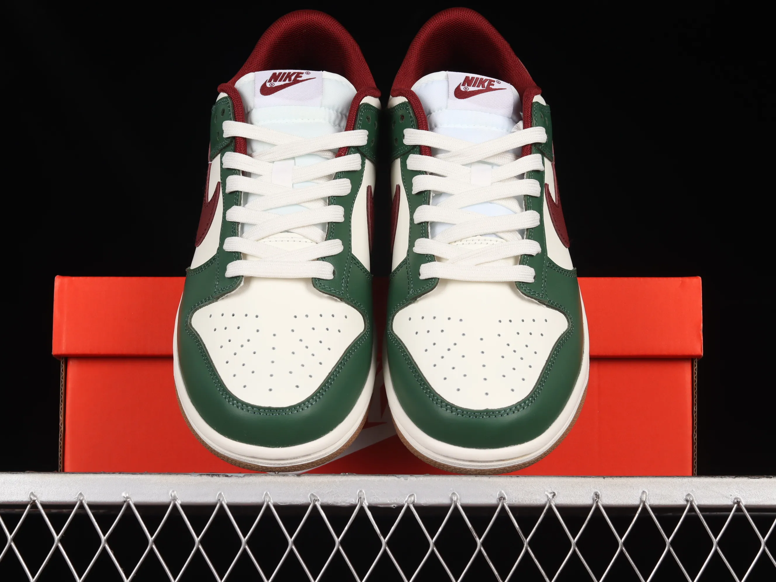All categories Nk SB Dunk series Nk SB Dunk Low low-top sneakers F version Nk SB Dunk Low "Gorge Green" bean paste green color SB low-top casual sneakers FB7160-161